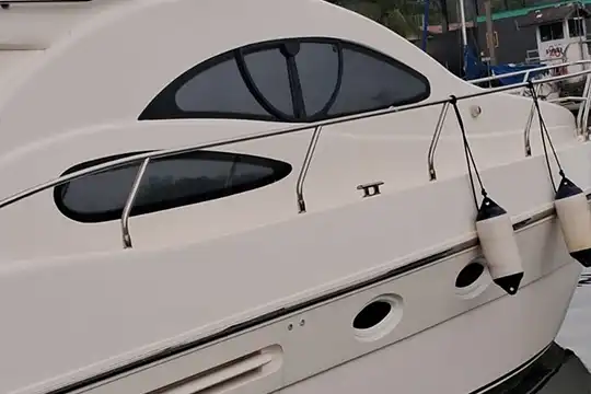 Película automotiva aplicada num Iate